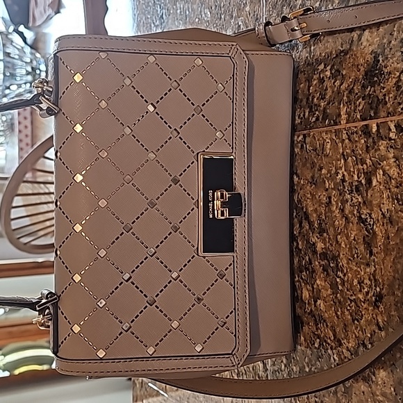 Michael Kors Handbags - Michael Kors Violet Callie Top Handle/Crossbody Satchel